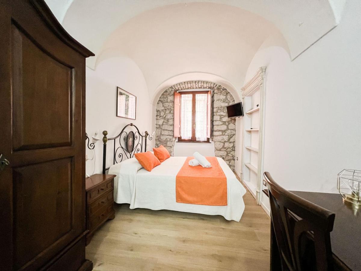 ホテル S'Ammentu House ボーザ エクステリア 写真