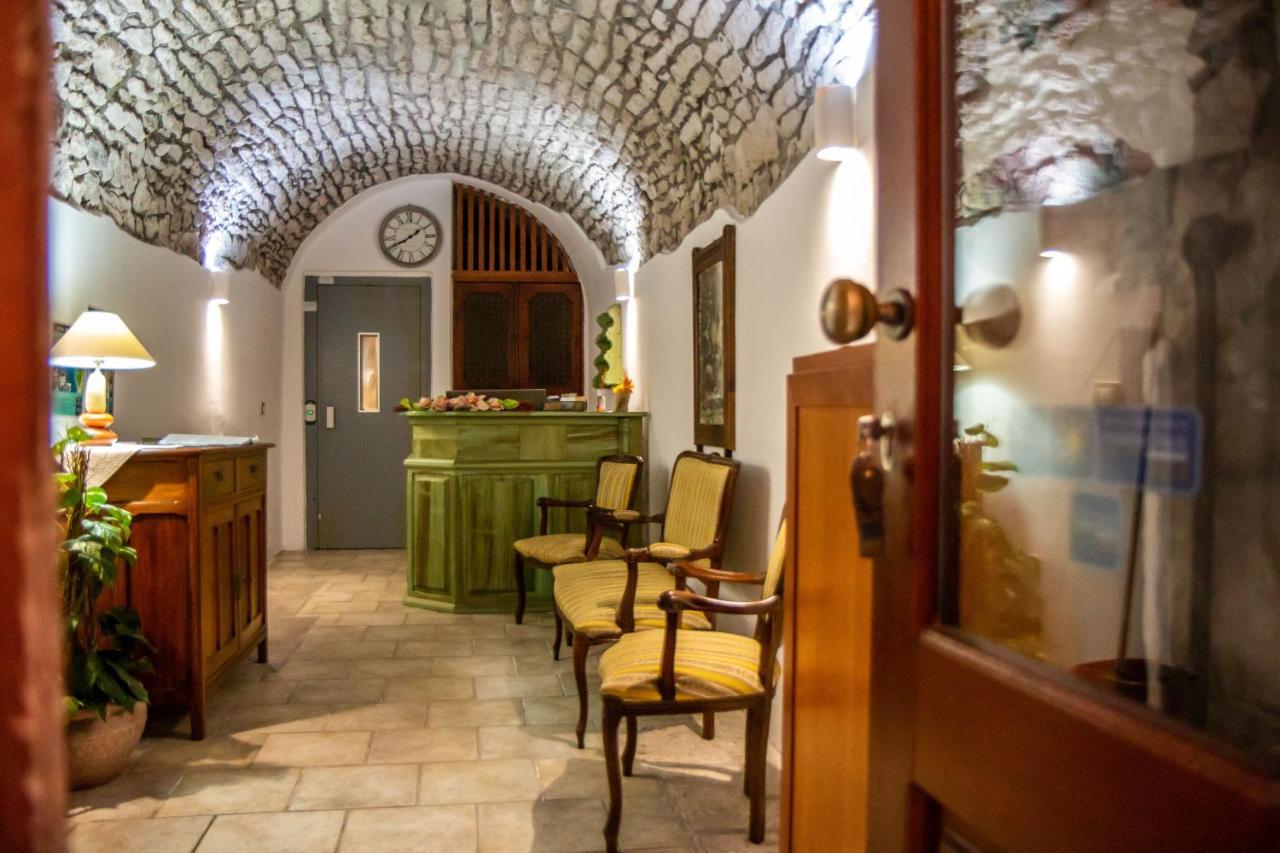 ホテル S'Ammentu House ボーザ エクステリア 写真