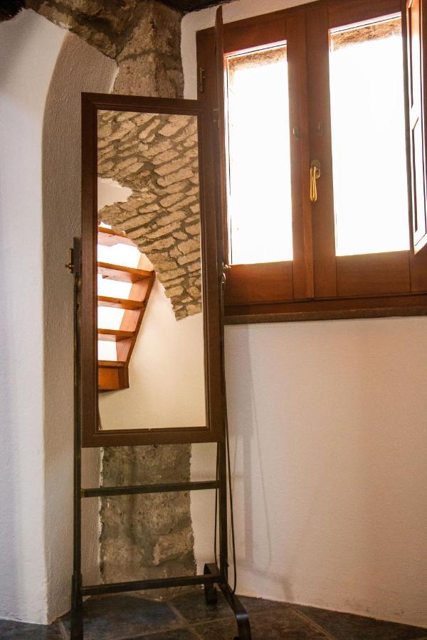 ホテル S'Ammentu House ボーザ エクステリア 写真